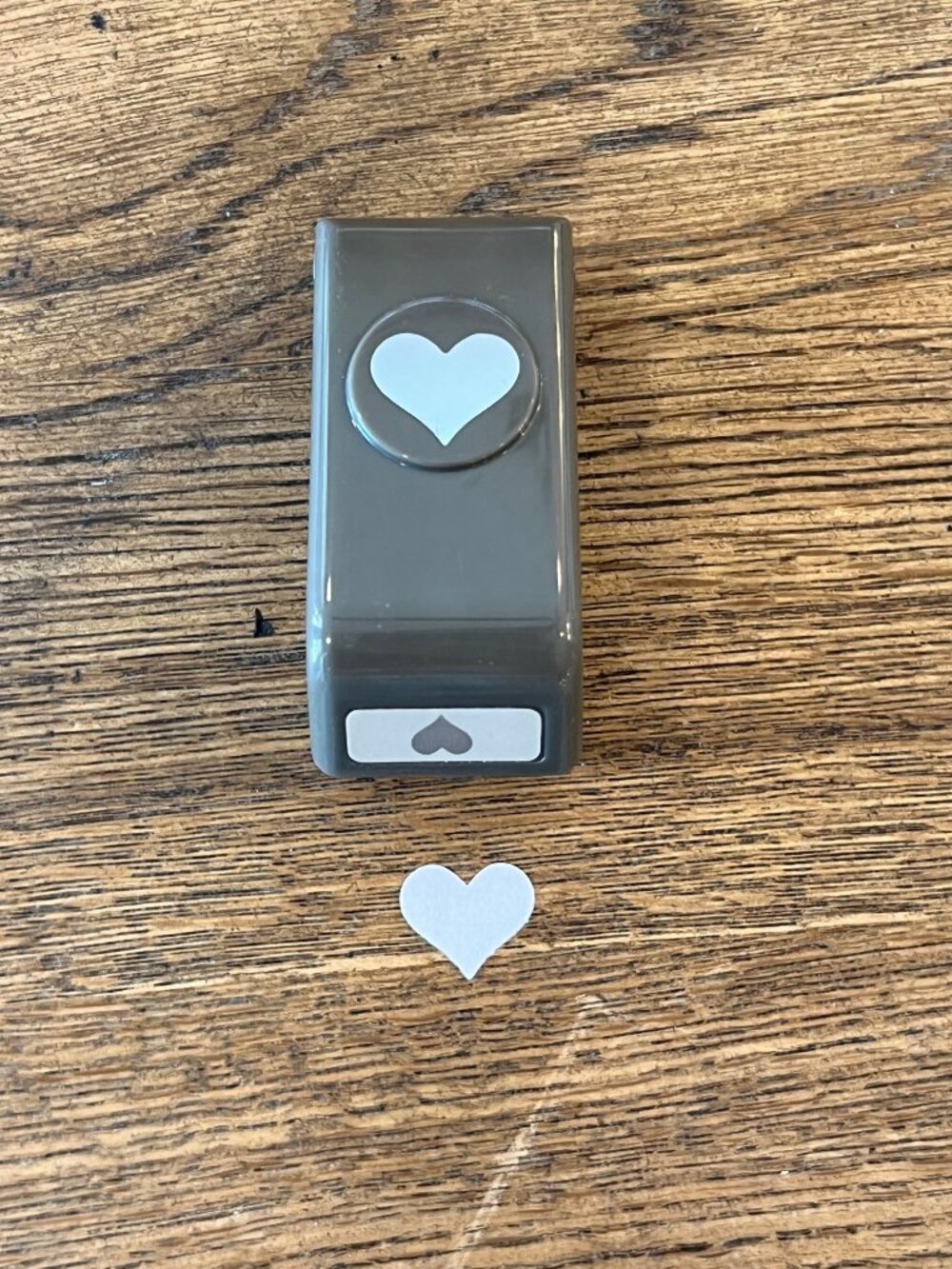 Stampin’ Up! Heart Shape Small Paper Punch Crafting Tool Scrapbook Cardmaking